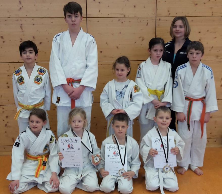 Gruppenbild mit allen Kämpfern